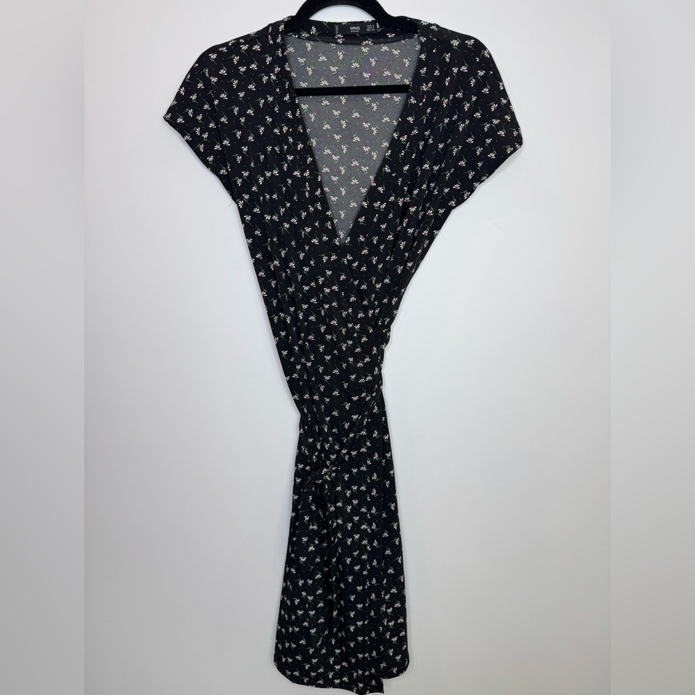 Mango Black Floral cap sleeve Design wrap dress size 4